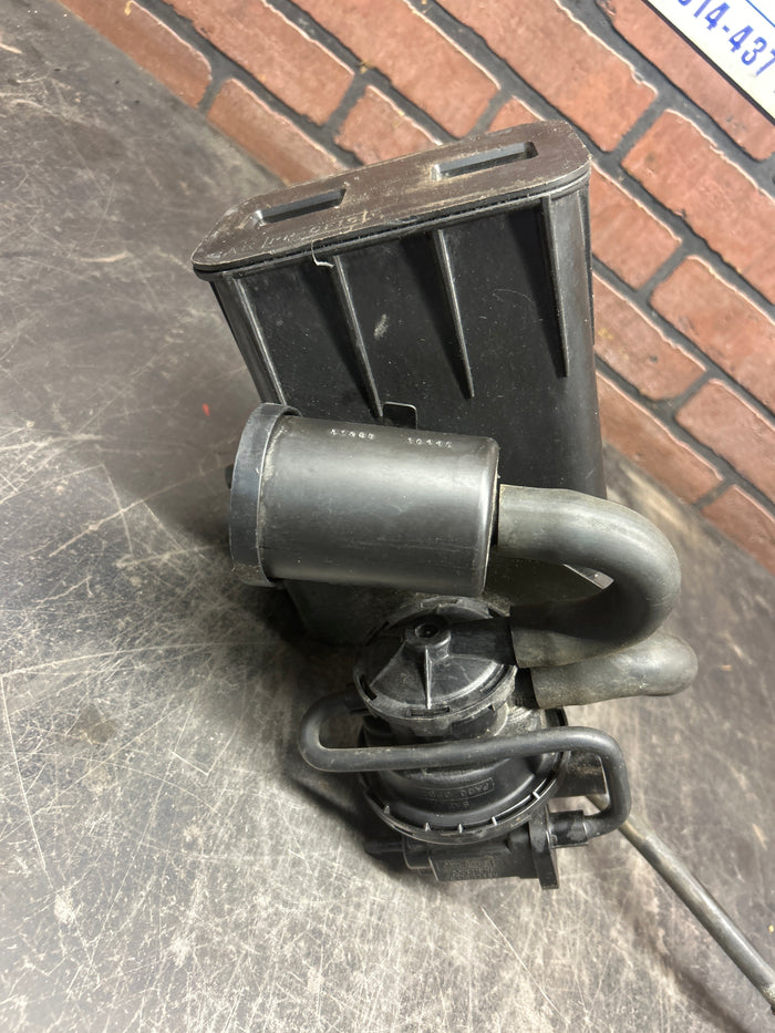 1996-2002 Dodge Viper R/T-10 Gen2 Evaporator Canister 5264889aa OEM