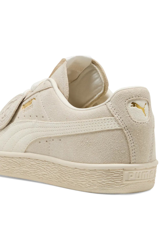 sneakers in suede