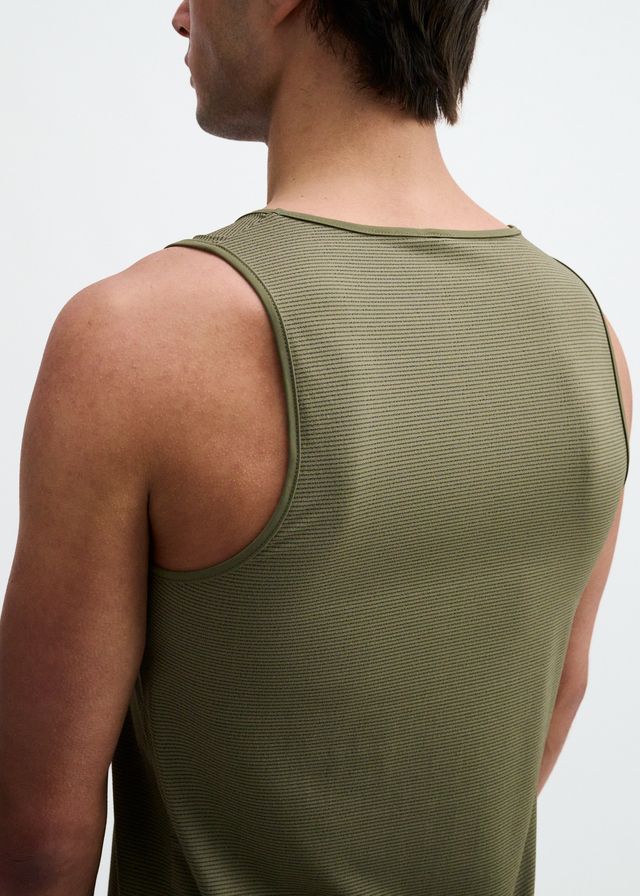 TEXTURED STRETCH MESH PERFORMANCE TANK