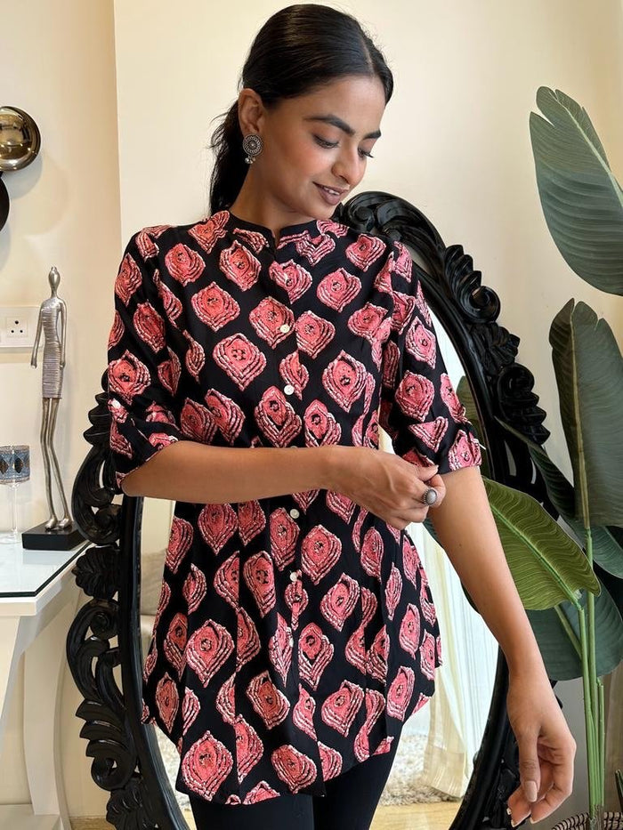 Weekend Rayon Short Kurta- Black Red Boota