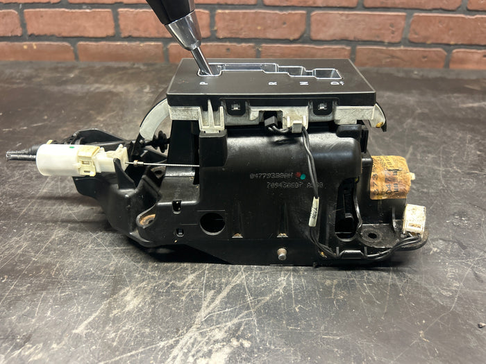 2005-2007 CHRYSLER 300C SRT8 AUTOMATIC TRANSMISSION GEAR SHIFTER SELECTOR OEM