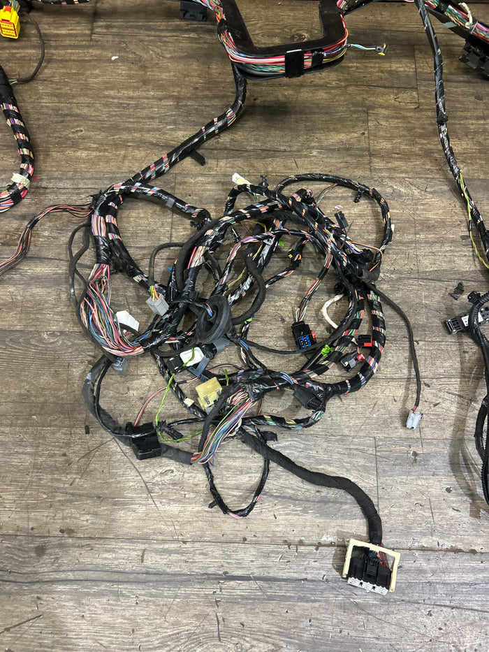 2010 DODGE CHALLENGER SRT8 6.1L OEM BODY WIRE WIRING HARNESS 68056021AA