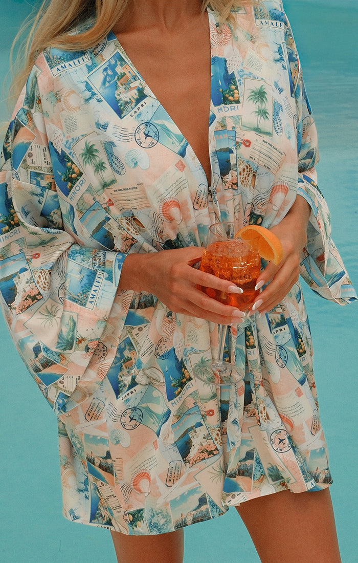 badge-model-wears-size-s