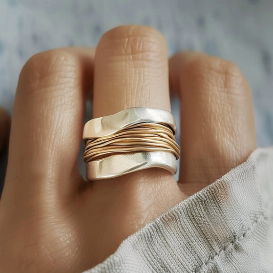 Bague en fil d'or argenté