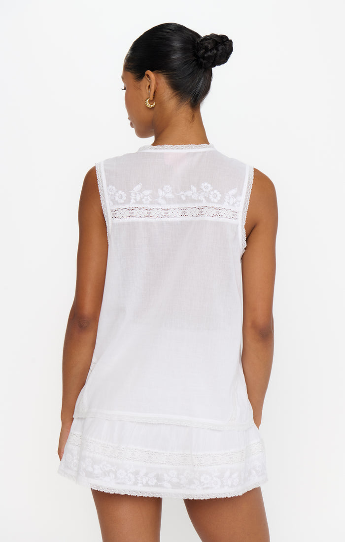 badge_model-wears-size-s
