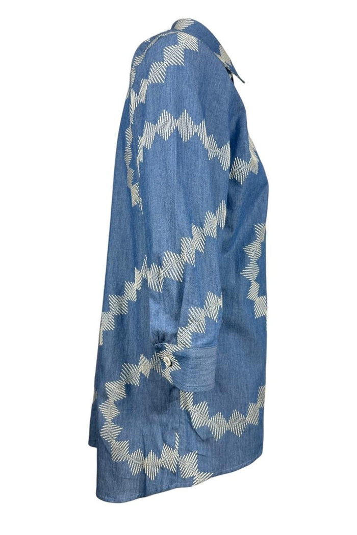 camicia donna in chambrai con ricami azzurro