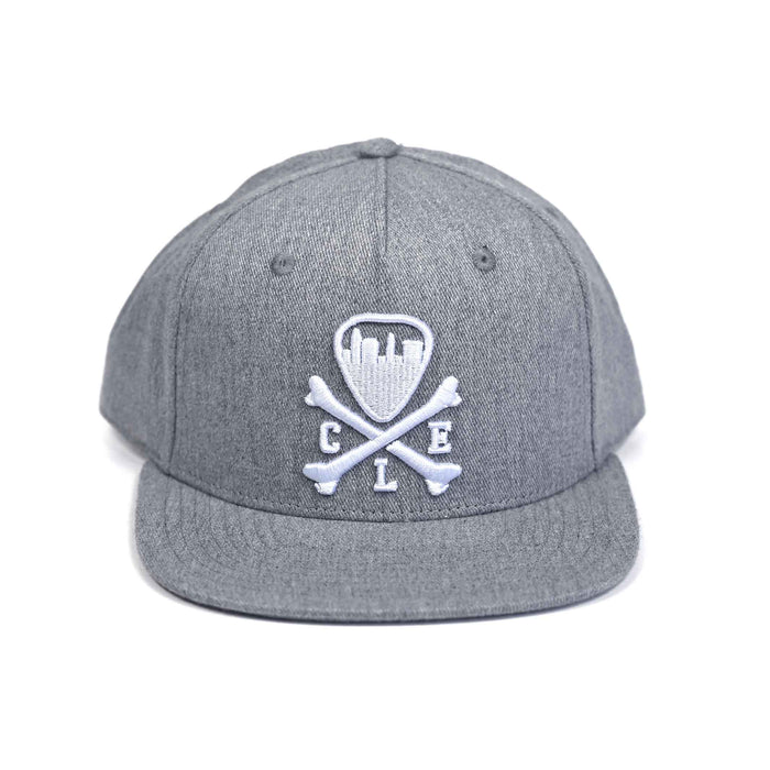 CLE CROSS BONES LOGO SNAP BACK HAT IN GREY