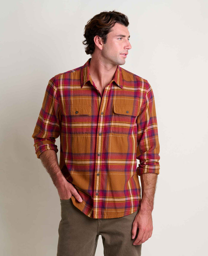 msg:Jacob is 6'1 ½" and is wearing a size medium.