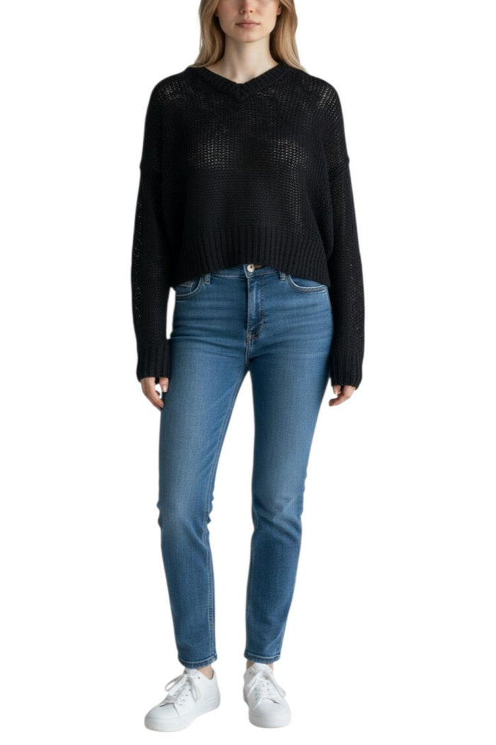 maglia donna in lino scollo a v nera