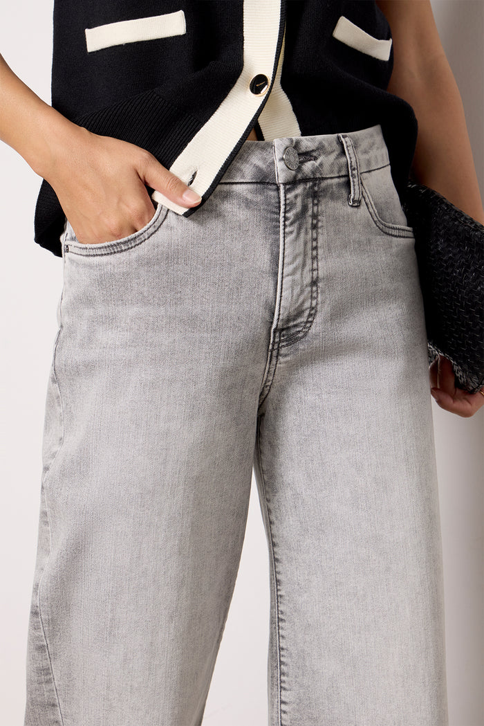 Meg w Seam Detail