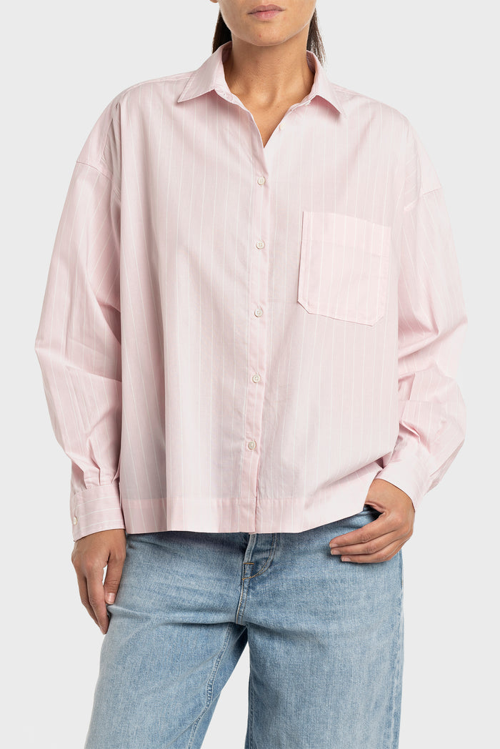 Dámská pruhovaná košile REPLAY W2110B – outfitový pohled