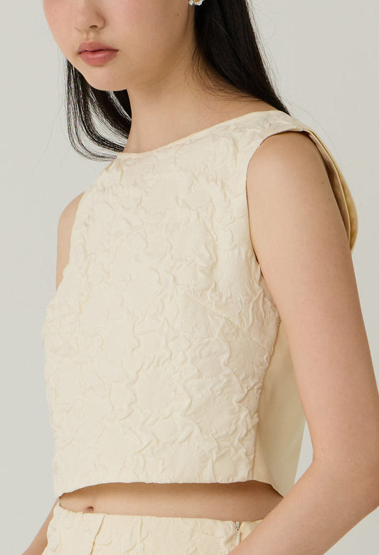 Scalloped Overlay Jacquard Sleeveless Top