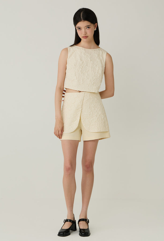 Scalloped Overlay Jacquard Sleeveless Top
