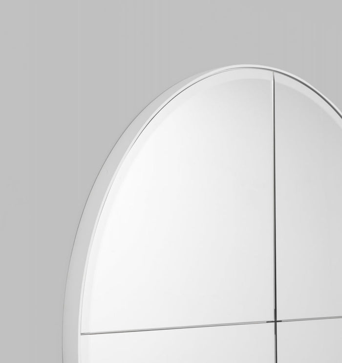 Bright White Round Parlour,  Detail