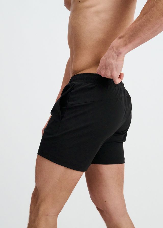 TEXTURED MESH STRETCH PERFORMANCE SHORTS