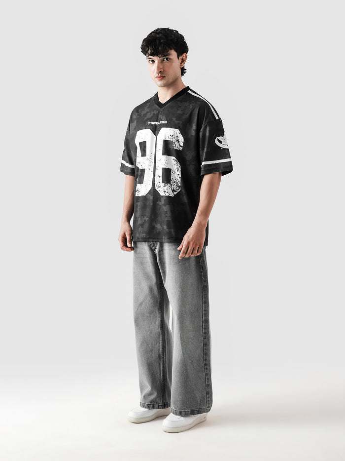 TIMELESS basketball jersey female model front view black white oversized Pakistan – GROOVY