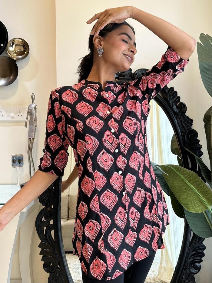 Weekend Rayon Short Kurta- Black Red Boota