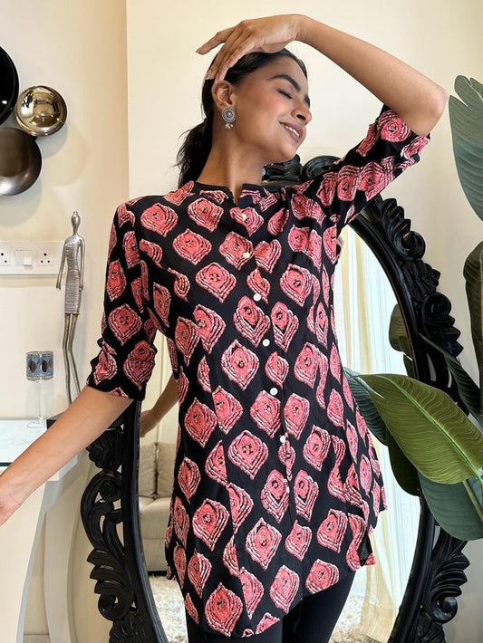 Weekend Rayon Short Kurta- Black Red Boota
