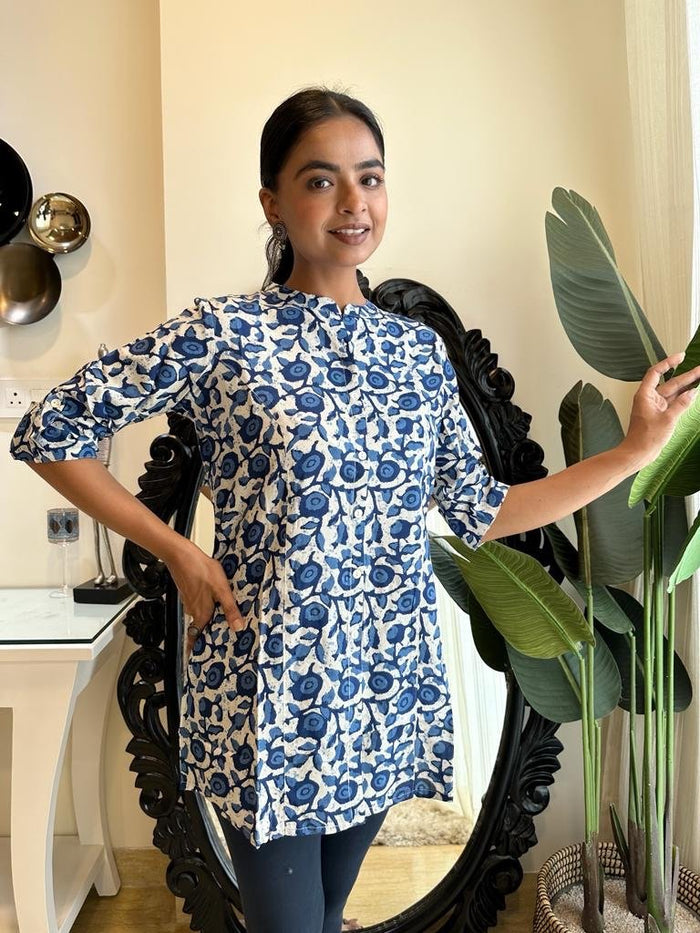Weekend Rayon Short Kurta- Indigo Jaal